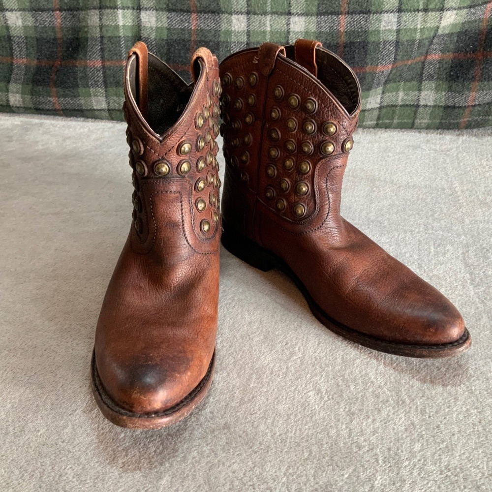 Frye Wyatt Disc Studded Short Leather Western Boots Brown 76684 Womens 7.5
